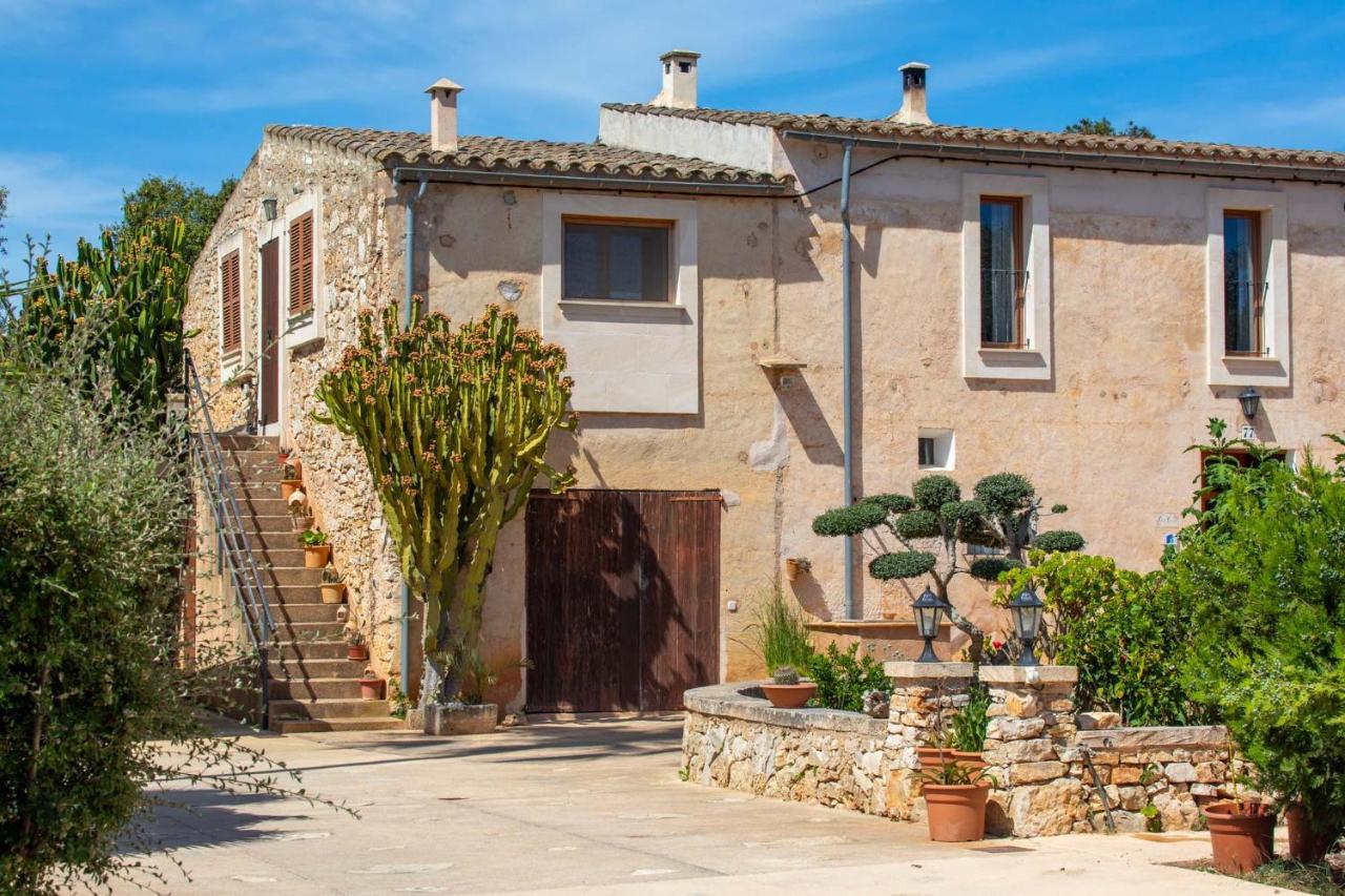 Cavea Villa *